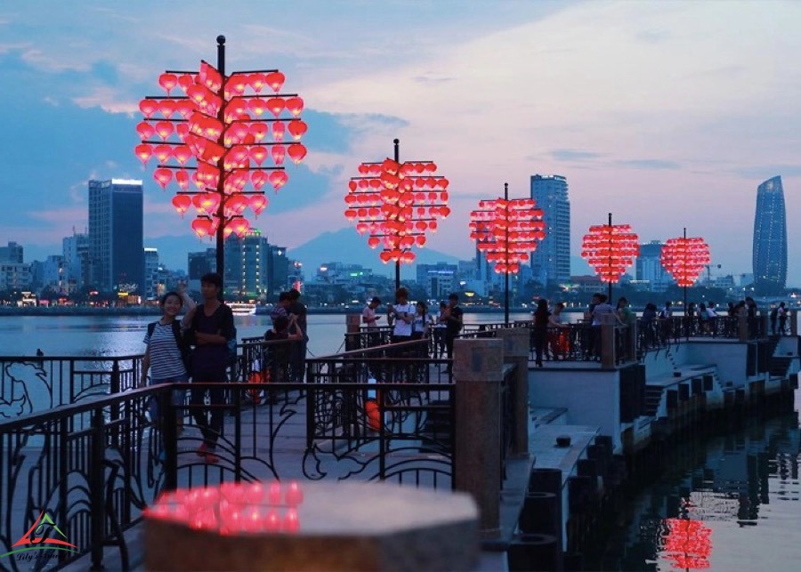 Love-Lock-Bridge-Da-Nang-3