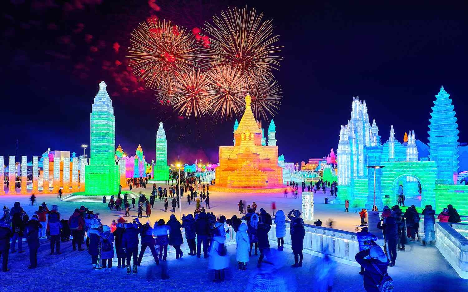 harbin-ice-festival-crowd-HARBIN