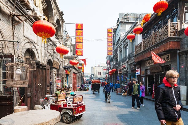tourists-on-street-dashilan-west
